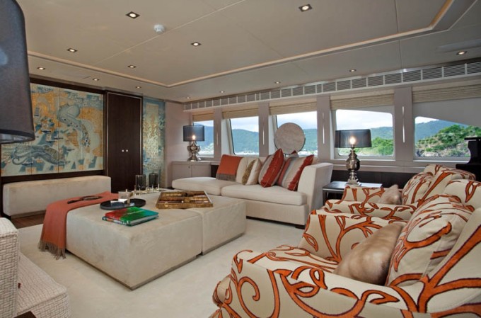 Super Yacht 4YOU - Heesen - Salon.png